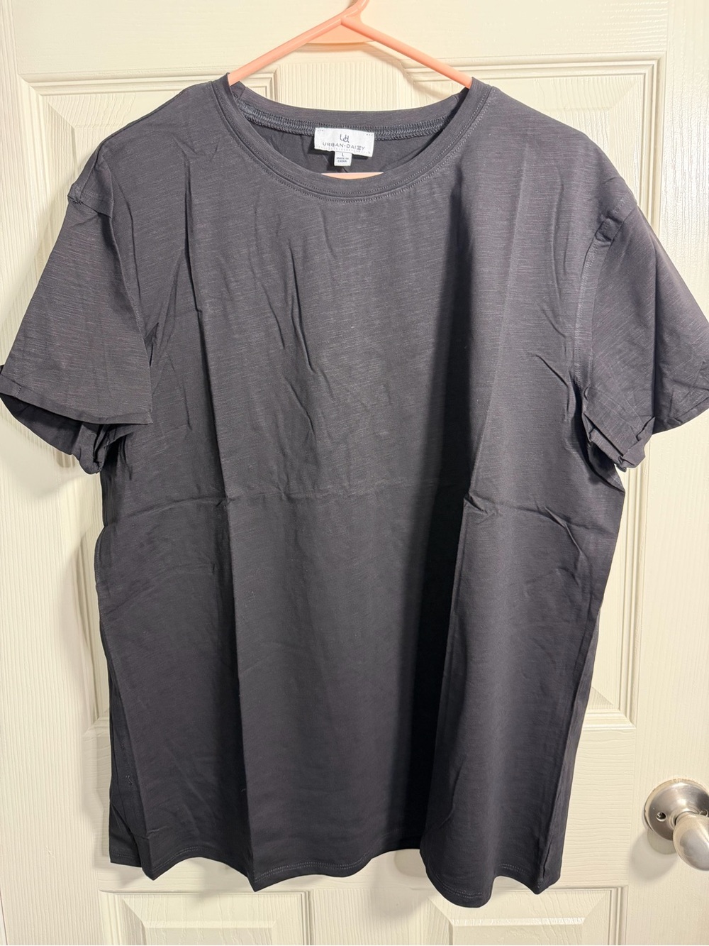NWOT Women’s Urban Daizy Black Crewneck Short-Sleeve Tee, size Large